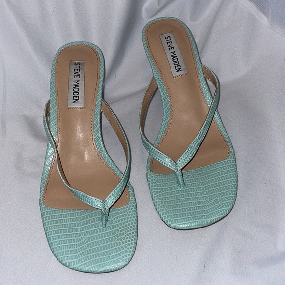 Steve Madden Melrose Seafoam Green Kitten Heel Sandals size 7